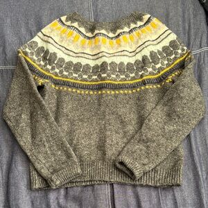 GAP Gray and Cream Knit Sweater